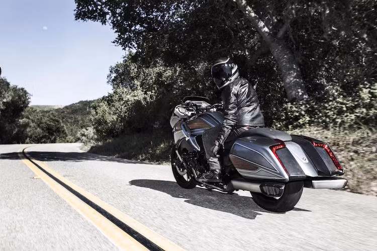 Nhiều khả năng Concept 101 được dựa trên dòng touring hiện tại của BMW là K1600 GTL.