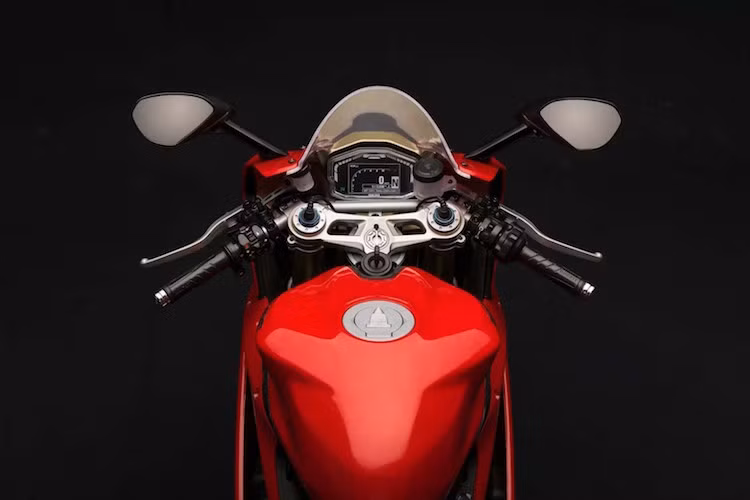 Giống như những sản phẩm khác của Pocher, chiếc 1299 Panigale S đã được chuyển thể sang dạng mô hình một cách chính xác, với hàng trăm chi tiết nhỏ.
