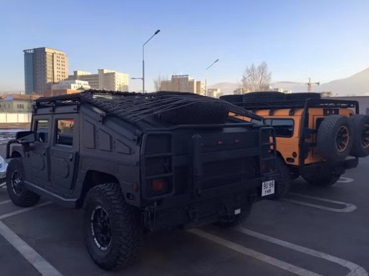 Xếp sau G-Class, nhưng những chiếc Hummer của Mỹ cũng rất được đại gia Mông Cổ ưa chuộng.