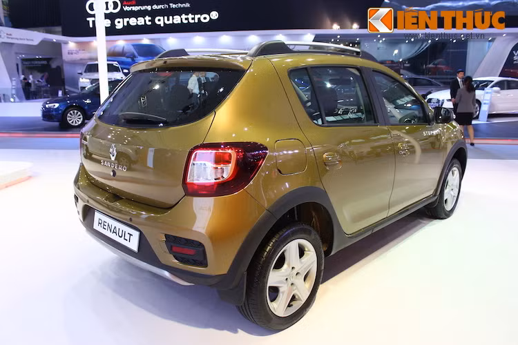 Sandero Stepway được trang bị động cơ 1.6l 102 mã lực và mô-men xoắn 145 Nm. Xe đạt tiêu chuẩn khí thải Euro 5 và có mức tiêu thụ nhiên liệu trung bình 7,2l/100 km.