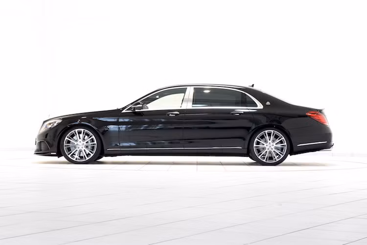 Cũng như những mẫu xe khác của Brabus, khách hàng sẽ phải liên hệ trực tiếp với hãng mới có được bảng giá chi tiết.