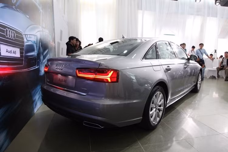 Cũng trong dịp ra mắt A6 lần này, Audi Việt Nam đồng thời ký kết hợp tác với Ngân hàng Bản Việt (VietCaptital) để hỗ trợ khách hàng mua xe Audi. Theo đó, những khách hàng mua xe Audi sẽ được VietCaptital hỗ trợ cho vay toàn bộ 100% với lãi suất cho năm đầu tiên là 6.99% và lãi suất bình quân không quá 9%.