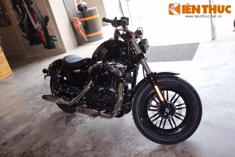 Trong số những chiếc Harley-Davidson đời 2016, dòng XL1200X Forty-Eight đã được cải tiến khá nhiều từ ngoại hình tới hiệu năng.