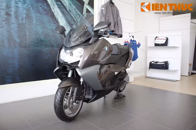 BMW C650 GT là một chiếc xe tay PKL ga bệ vệ, với các kích thước dài/rộng/cao lần lượt là 2218 x 916 x 1411 mm, cùng chiều cao yên xe 785 mm.