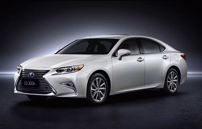 Tại các thị trường Trung Quốc, Đài Loan và Nga, Lexus sẽ có thêm phiên bản trang bị động cơ 2.0l mới.