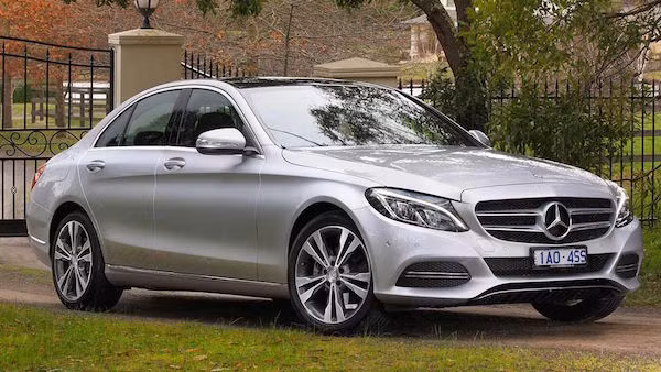 Mercedes tiep tuc ra them phien ban moi cho C-Class-Hinh-2