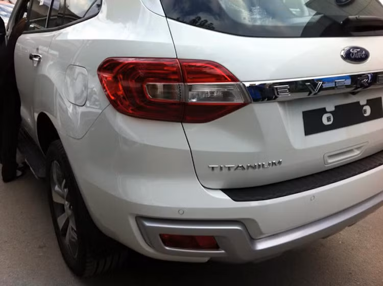 Nếu so với thế hệ Everest trước, vốn có giá bán chỉ từ 790-861 triệu đồng, có thể thấy rằng giá của Everest mới đã tăng rất mạnh, với phiên bản cao cấp nhất có giá gần gấp đôi.