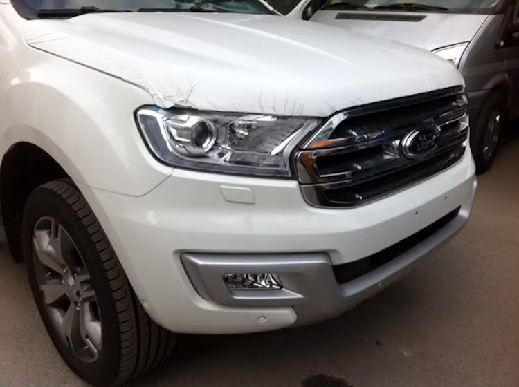 Đồng thời, một số đại lý của Ford đã hé lộ giá bán của các phiên bản. Trong đó, rẻ nhất là bản Trend 2.2 AT 4x2 có giá 1,249 tỷ Đồng. Các phiên bản Titanium 2.2 AT 4x2 và Titanium 3.2 AT 4x4 có giá lần lượt là 1,329 tỷ và 1,629 tỷ đồng.