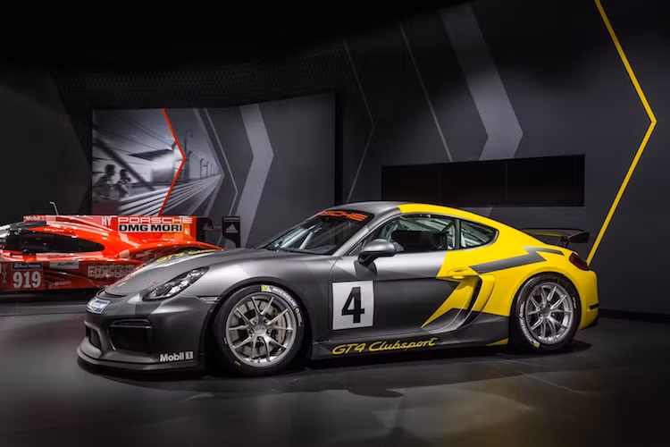 Porsche ra xe the thao Cayman GT4 Clubsport