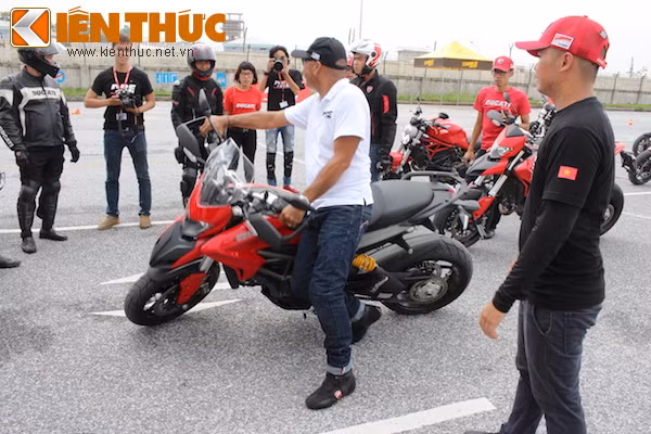 Trinh do lai xe cua bikers Viet ngang cac nuoc trong khu vuc-Hinh-5