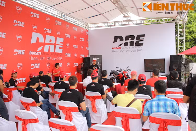 Luyen tap ky nang gi tai Ducati Riding Experience 2015?