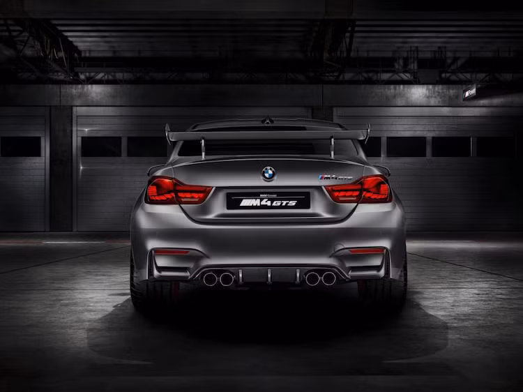 Ngoài ra, M4 GTS còn có thêm một loạt các hệ thống làm mát khác để giữ nhiệt độ hoạt động lý tưởng cho hộp số, tăng áp và các bảng mạch trên xe. Hiện mới chỉ ở dạng xe ý tưởng, nhưng BMW cho biết nhiều công nghệ xuất hiện trên M4 GTS Concept sẽ cũng có mặt trên phiên bản M4 GTS thương mại.