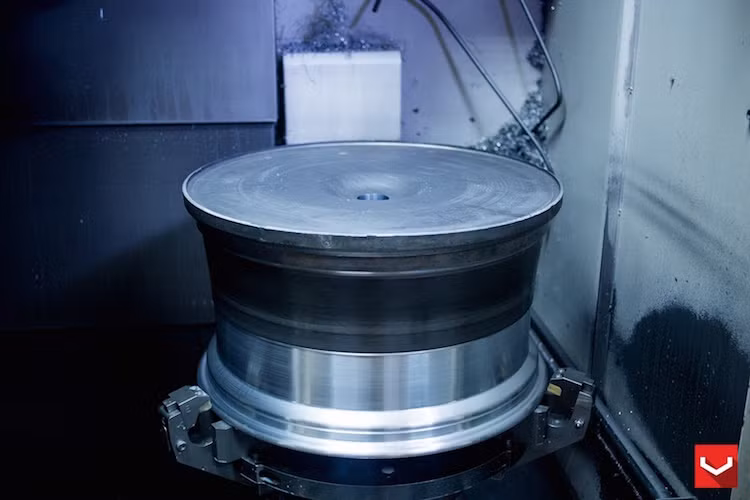 Mỗi chiếc mâm sẽ được tiện từ một khối nhôm duy nhất.