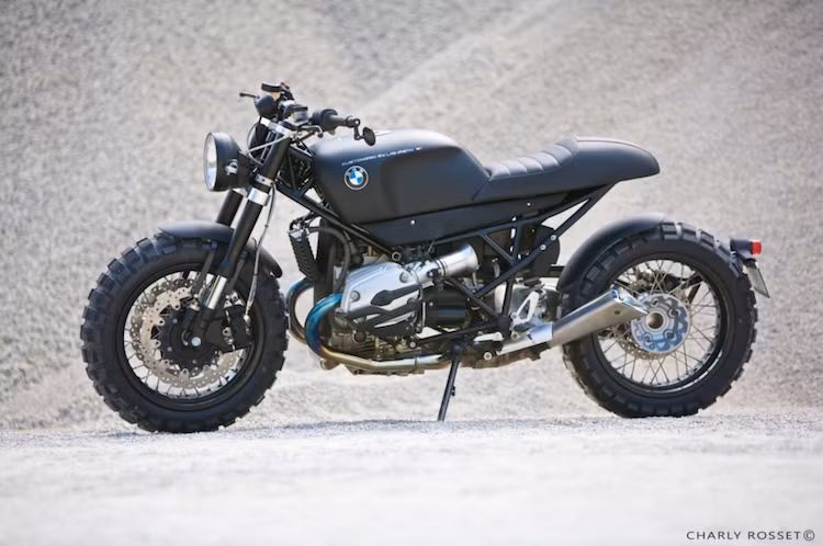 Bình xăng được Lazareth "đặc chế" riêng, tuân thủ theo phong cách của cafe racer đồng thời tạo cho xe vẻ cổ điển.