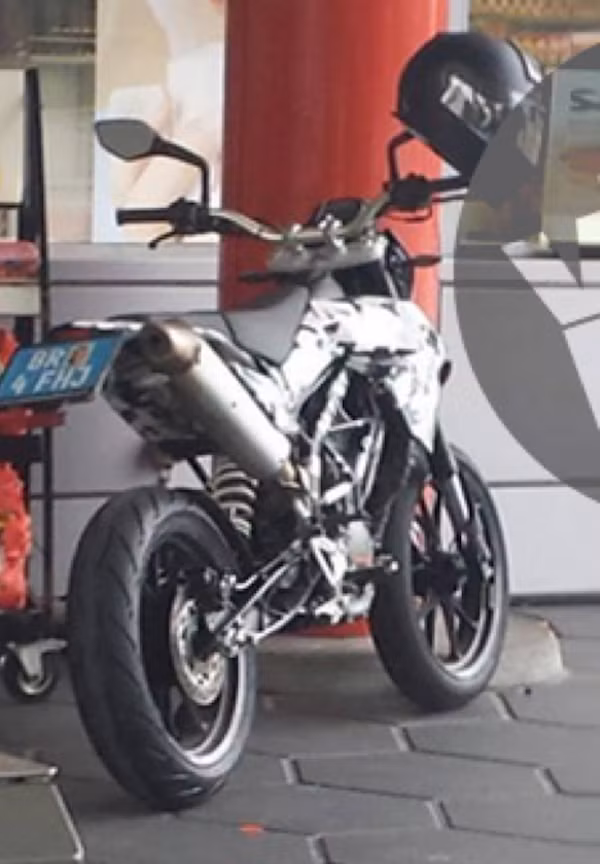 KTM sap ra mat moto dia hinh gia re?