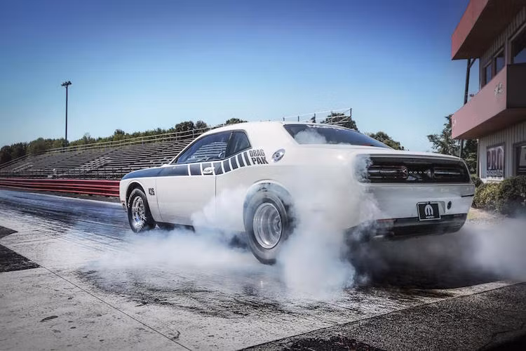 Đây là thành tích cực kỳ ấn tượng, đặc biệt đối với một chiếc xe đua drag được bán sẵn bởi một nhà sản xuất ô tô.