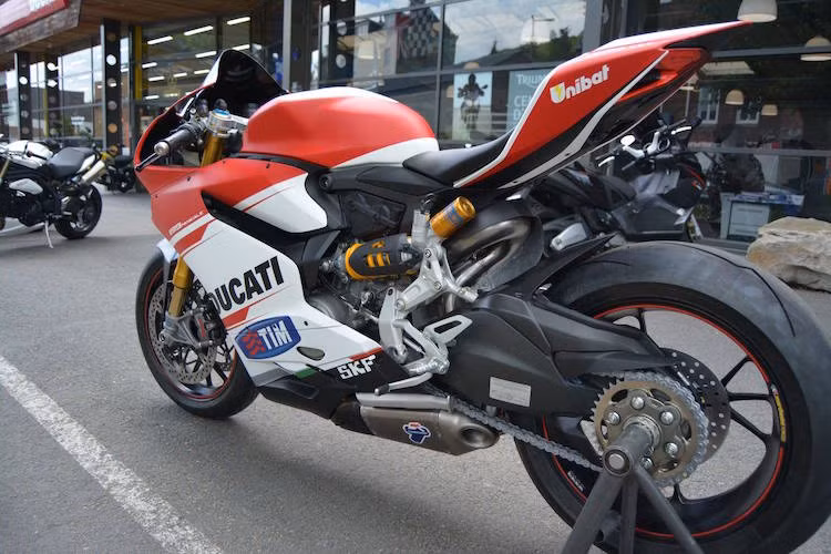 Là một chiếc xe hoàn toàn mới, Desmo Rouen không hề "đụng chạm" một chút nào tới phần máy của xe.