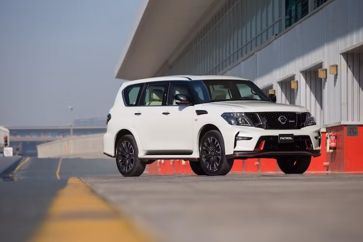 Đặc biệt, khối động cơ V8 5.6l của Patrol cũng đã được Nismo độ lại, tạo ra công suất tối đa 428 mã lực.