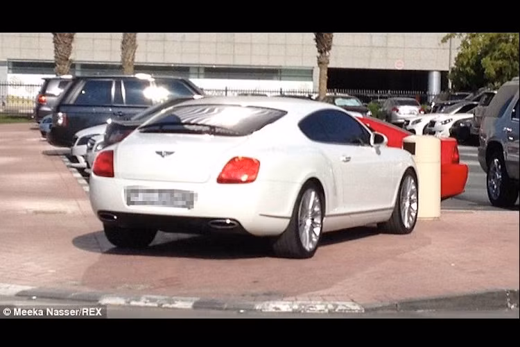 Sinh vien lai xe tien ty di hoc “chat cung” Dai hoc Dubai-Hinh-3