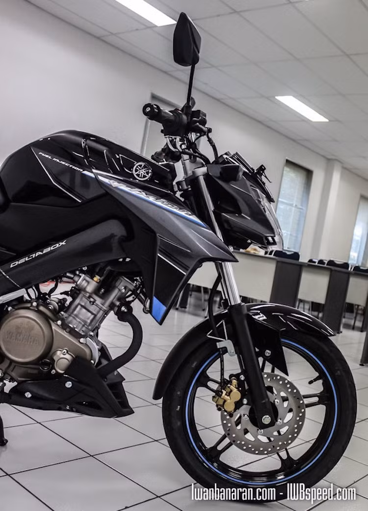 Để ý kỹ hơn, có thể thấy phần đầu của Vixion đã có nhiều nét thay đổi.