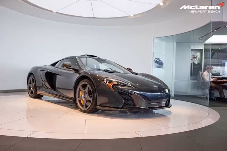 Nhờ đó, chiếc siêu xe đặc biệt này có thể tăng tốc từ 0-100 km/h trong 3 giây và tốc độ tối đa 333 km/h.