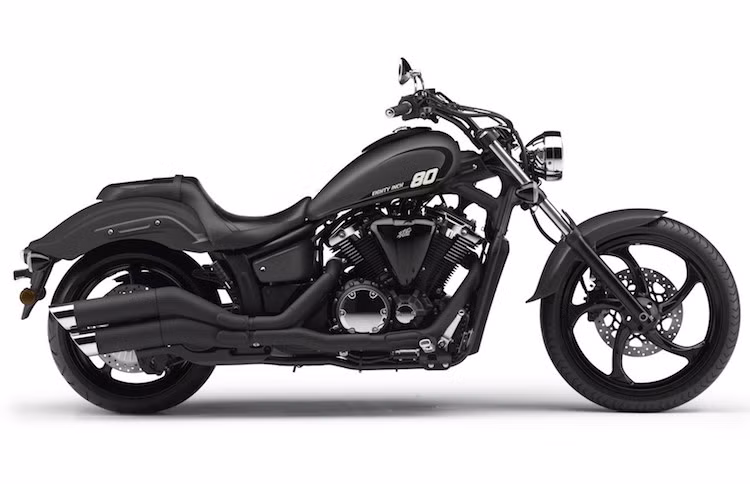 Với thế hệ 2016 mới nhất, Yamaha đã cung cấp thêm phiên bản đặc biệt mới cho XVS 1300 Custom với màu đen mờ.