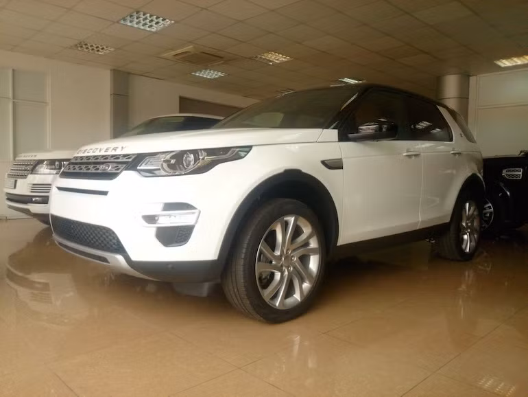 Can canh Land Rover Discovery Sport cap ben Ha Noi