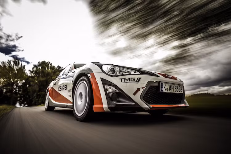 Trước mắt, chiếc xe sẽ được bán cho các khách hàng cá nhân và tham gia vào giải đua rally R3.