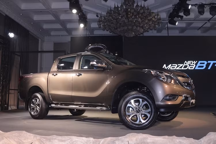 Mẫu xe thứ 2 được Mazda ra mắt khách hàng Việt tại triển lãm VMS sắp tới là Mazda BT-50 phiên bản nâng cấp, mới chỉ được Mazda công bố trên thị trường Thế giới vào tháng 7/2015 và bán tại Thái Lan vào tháng 8.
