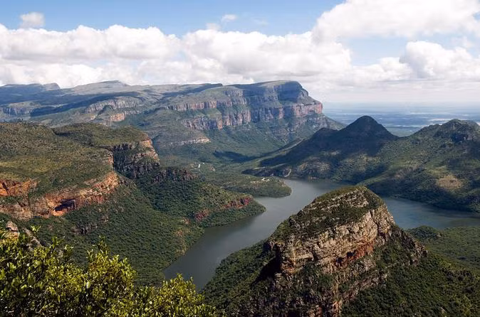 Lesotho (tên chính thức là Vương quốc Lesotho) là quốc gia tại cực nam châu Phi và hoàn toàn bị bao quanh bởi lãnh thổ Cộng hòa Nam Phi.