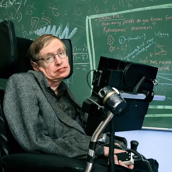 Stephen Hawking sống đến tận bây giờ là một kỳ tích. Ông từng bị suy nhược cơ thể rất nặng và các bác sĩ đã chẩn đoán ông mắc căn bệnh hiểm nghèo ALS, sống không quá tuổi 23.