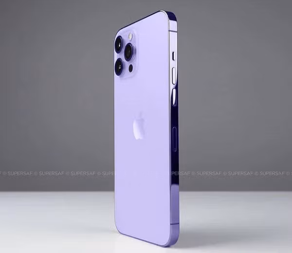 Apple cũng sẽ làm mới đèn flash trên iPhone 14, với một vòng tròn nhỏ trong một vòng tròn lớn, thay vì thiết kế hai đèn hình tròn đặt cạnh nhau như hiện tại.