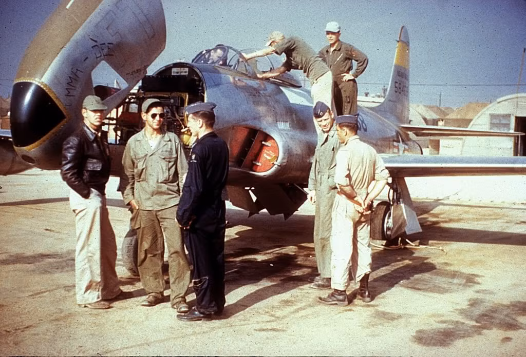 Trong ảnh là tiêm kích đánh chặn mọi thời tiết F-94 Starfire được Mỹ triển khai trong Chiến tranh Triều Tiên từ tháng 1/1953.