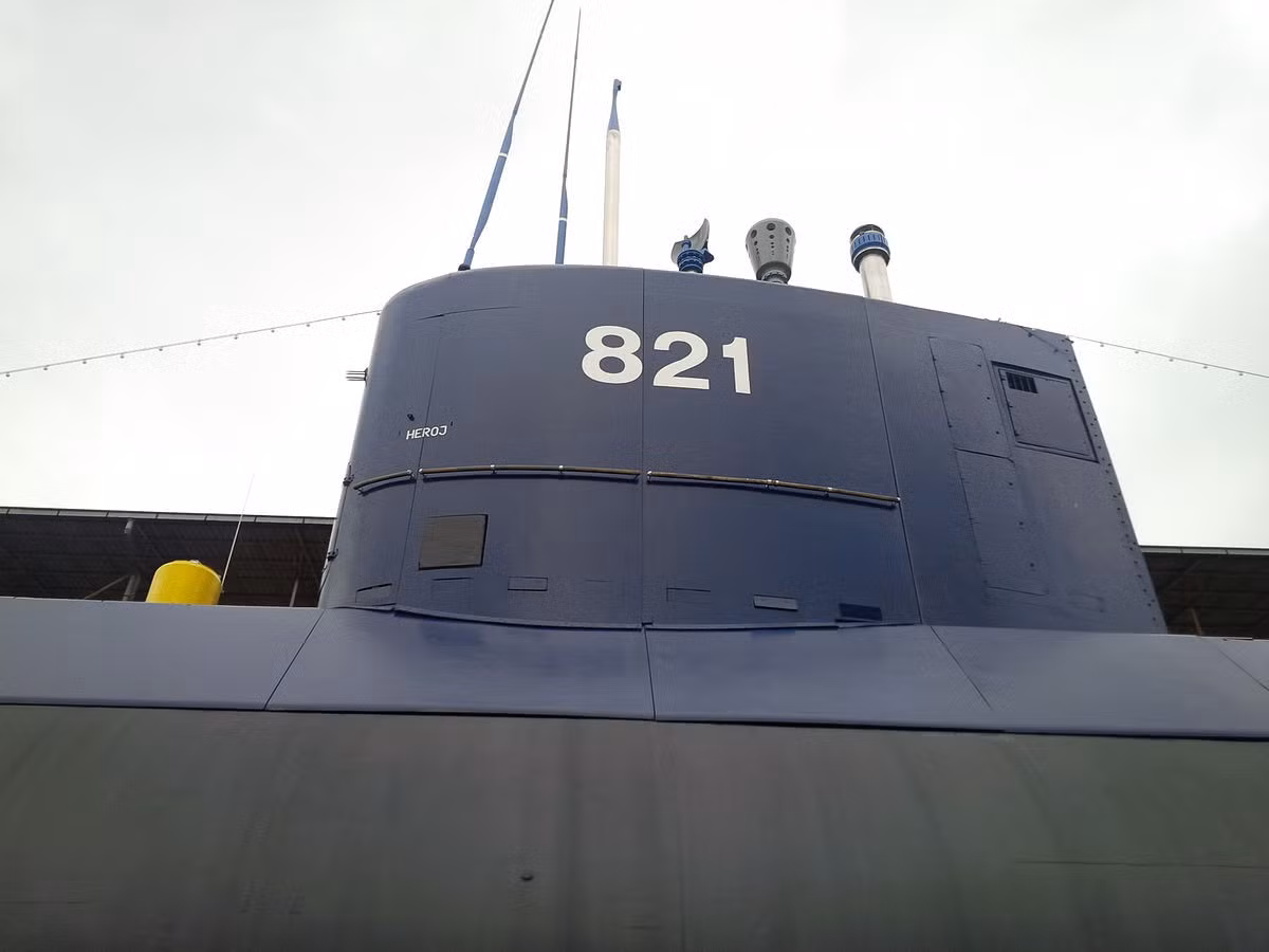 Heroj thuộc thế hệ tàu ngầm dieseld-điện thứ hai của Liên bang Nam Tư với nhiều cải tiến so với người tiền nhiệm là tàu ngầm lớp Sutjeska.