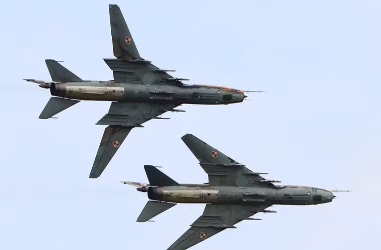 Dieu it biet ve may bay Su-22 cua Viet Nam-Hinh-3