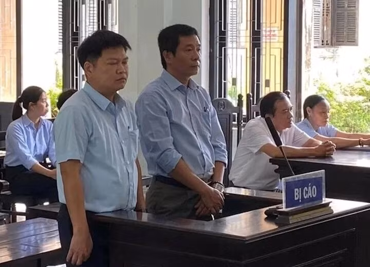 Vua thoat an tu, nguyen Giam doc CDC Thua Thien Hue lai bi bat-Hinh-2