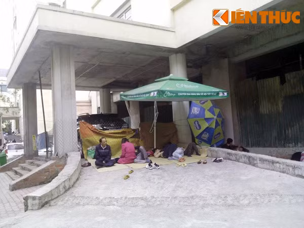 Dự án xây dựng, cải tạo, mở rộng Bệnh viện Phụ sản Trung ương là một trong 18 dự án xây dựng bệnh viện công lớn thuộc Bộ Y tế, được vay vốn tín dụng đầu tư của Nhà nước, theo chủ trương của Thủ tướng Chính phủ tại Thông báo số 220/TB-VPCP ngày 2/11/2007 nhằm làm giảm tình trạng quá tải. Dự án được thi công trong khuôn viên Bệnh viện tại 43 Tràng Thi (Hà Nội) với quy mô 500 giường bệnh, 2 khu nhà điều trị B và C cao 12 tầng. Tổng mức đầu tư là 196,5 tỷ đồng. Trong đó nguồn vốn đầu tư phát triển Ngân sách cấp 30%, 70% còn lại vay của Ngân hàng Phát triển Việt Nam.