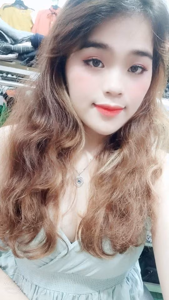Cũng vì nghèo nên cô không có tiền chữa bệnh khiến hàm răng bị biến dạng. Xúc động trước lời chia sẻ của Ngân Thảo, Ngô Kiến Huy đã hứa tài trợ toàn bộ số tiền chữa răng cho cô nàng. Hiện tại, Ngân Thảo vẫn chưa có bất cứ phản hồi gì về phong cách ăn mặc của mình. Hiện tại sự việc này vẫn đang gây xôn xao cộng đồng mạng.
