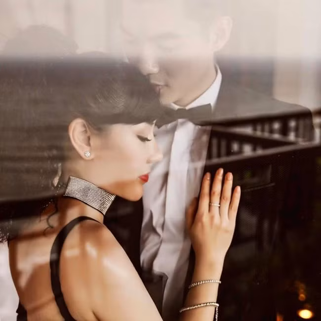 Trương Nam Thành làm đám cưới với nữ đại gia hơn 15 tuổi tại một khách sạn hạng sang ở Hà Nội. Hôn lễ nhận được nhiều sự chú ý từ dư luận vì ngay từ khi công khai yêu nhau, mối tình lệch tuổi của Trương Nam Thành và nữ doanh nhân lớn tuổi đã gặp nhiều chỉ trích.