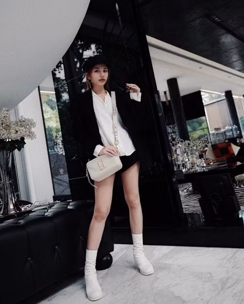 Cuoc song ngap hang hieu cua hai me con so huu nhan sac “nhu chi em”-Hinh-5