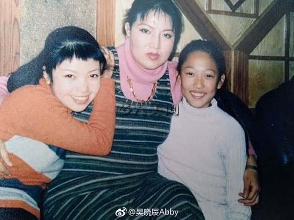 Hot girl 24 tuoi tung chi 13 ty dong cho 300 lan “dao keo