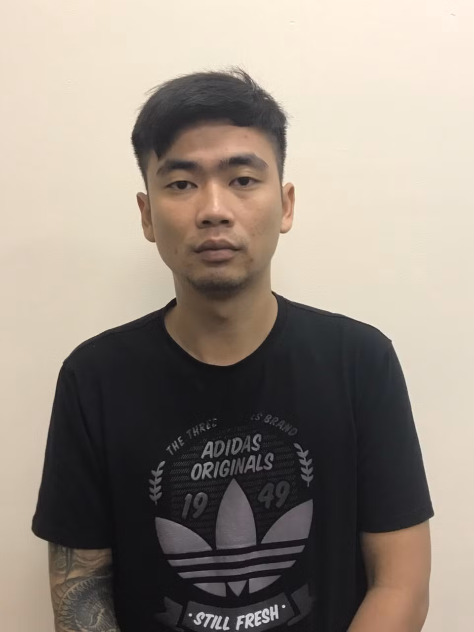 Bat ngo loi khai doi tuong nhan tin de doa, tong tien nhieu DBQH