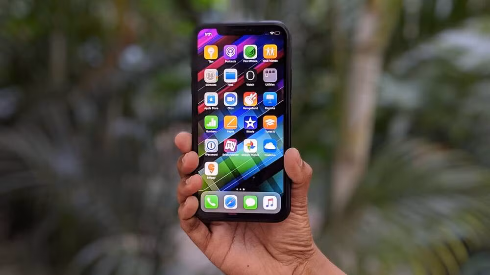 Thiết kế của iPhone “giá rẻ” sắp ra mắt khiến iFan... sướng rơn Thiet ke cua iPhone “gia re” sap ra mat khien iFan... suong ron