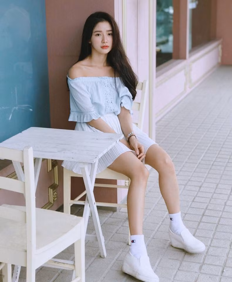Joey từng chia sẻ, cô luôn dành sự quan tâm đặc biệt đến việc chăm sóc cơ thể, nhất là với khuôn mặt. Chính vì vậy, mỗi khi ra ngoài hot girl Malaysia thường không mất quá nhiều thời gian cho việc makeup.