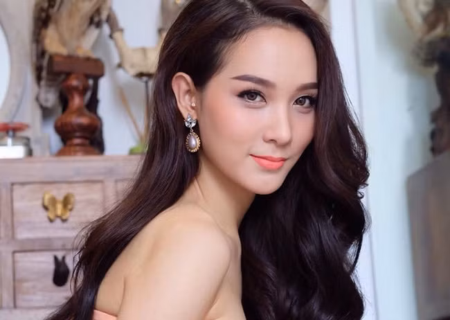 Sau lần gặp gỡ đó, Nong Poy và Lê Phương vẫn giữ mối quan hệ chị em và thường xuyên hỏi thăm nhau. Cuộc gặp gỡ giữa hai người đẹp trong vài ngày tới hứa hẹn sẽ gây chú ý cho truyền thông và khán giả.