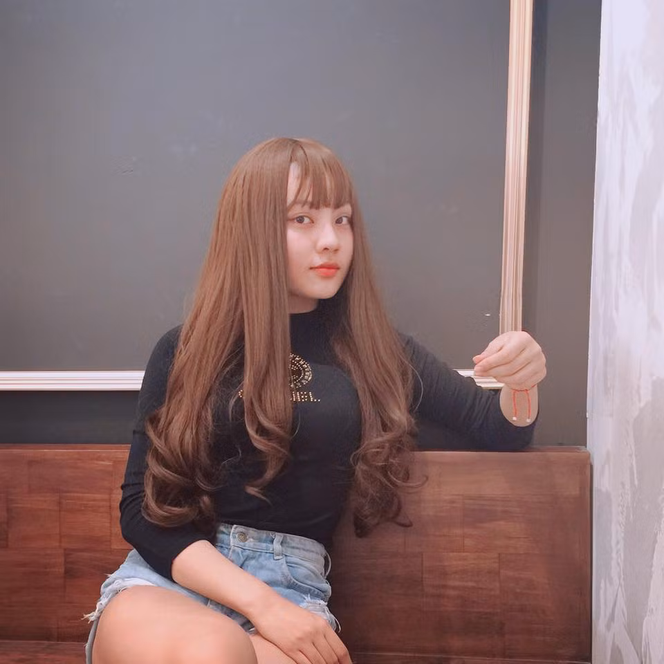 Với niềm đam mê với văn hóa và con người Nhật Bản, sau khi hoàn thành những năm học THPT, Bảo Ngọc đã quyết tâm thi vào khoa tiếng Nhật của trường Đại học Khoa học Xã hội và Nhân văn TP HCM cùng với đó là ước mơ được đặt chân tới đất nước "mặt trời mọc".