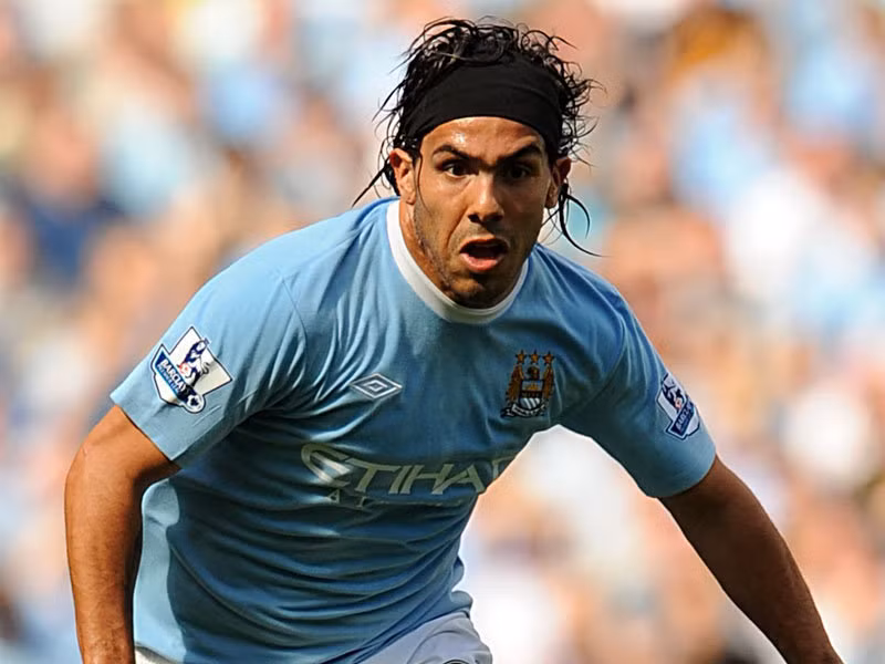 Tevez cũng là trường hợp khiến các CĐV Man City phải tiếc nuối khi CLB nửa xanh thành Manchester đã không giữ chân được cầu thủ người Argentina này. Sau khi rời Man City, Tevez cập bến Juventus và trở thành chân sút xuất sắc của CLB thành Turin với liên tục những chức vô địch và danh hiệu cao quý của bóng đá Italy và thế giới.