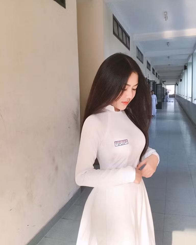 Mat hon voi ve dep cua nu sinh 10X Sai thanh voi cai ten la lam
