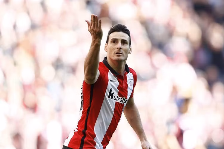 Với tổng cộng 38 bàn thắng trong mùa giải vừa qua trong màu áo của CLB Athletic Bilbao tiền đạo 35 tuổi này là vũ khí vô cùng sắc bén. Ảnh: ESPN.