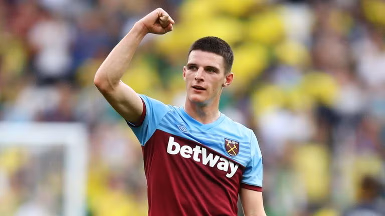 Theo ESPN, MU có nhiều cái tên trên radar và những Jadon Sancho, Declan Rice, James Maddison chỉ là một vài trong số các mục tiêu của họ. Được biết, Ed Woodward đã duyệt chi ít nhất 200 triệu bảng để HLV Ole Gunnar Solskjaer nâng cấp lực lượng ở phiên chợ mùa Đông.
